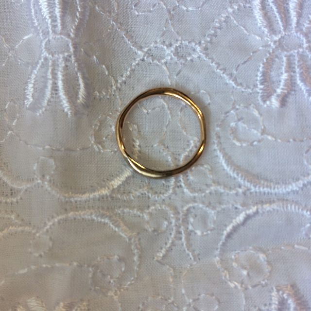 【d'antan(ダンタン)の口コミ】 結婚指輪は絶対こちらでと決めていました。
オーダーで職人さんが手作りし…