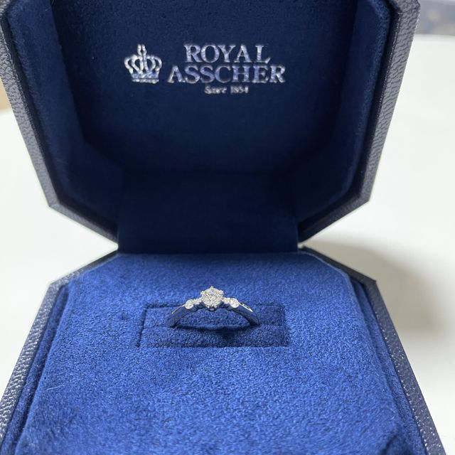 【ROYAL ASSCHER(ロイヤル・アッシャー)の口コミ】 とても歴史のあるブランドで、ダイヤモンドの品質はとてもこだわっている…