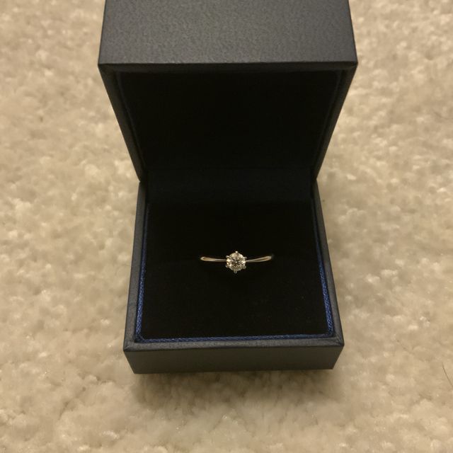 【銀座ダイヤモンドシライシの口コミ】 シンプルで、作成からのお渡しが早い。
自己都合で今月中に欲しかったのだ…