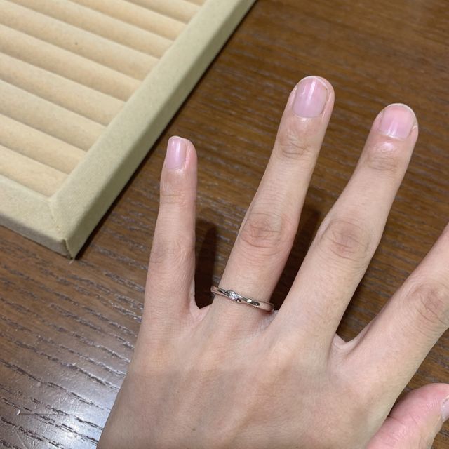 【TRECENTI(トレセンテ)の口コミ】 内側が丸くなっており、着け心地がとてもよいです。関節が太いのがコンプ…