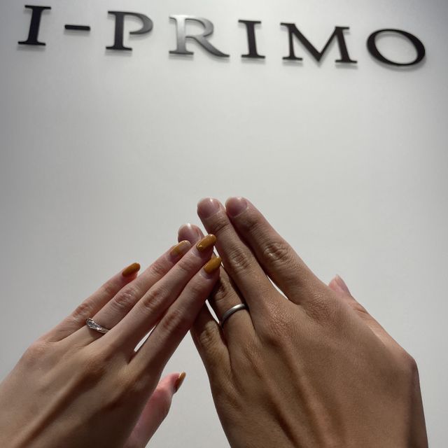 【アイプリモ(I-PRIMO)の口コミ】 プラチナベースにピンクゴールドのラインがななめに入っています。ボリュ…