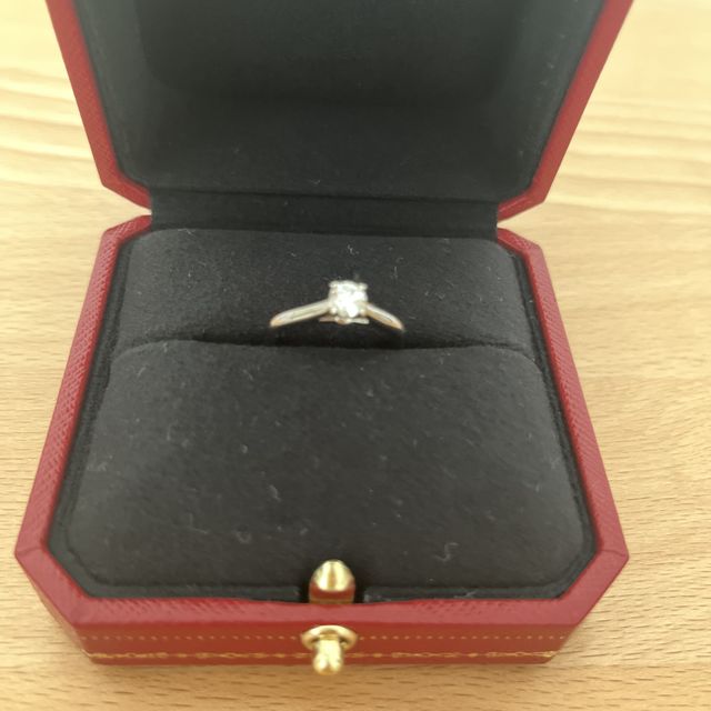 【カルティエ(Cartier)の口コミ】 デザインに関しては、シンプルなダイヤモンドのみです。同じシリーズのも…