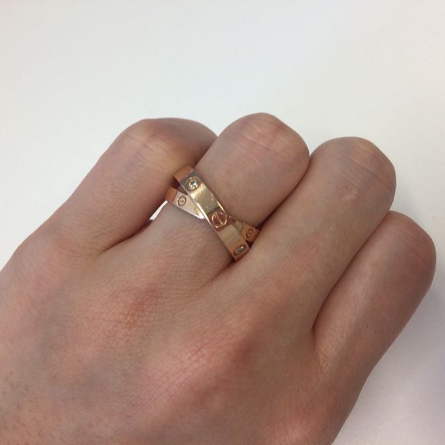 【カルティエ(Cartier)の口コミ】 憧れだったラブリング。婚約指輪は毎日でもつけられるようにある程度カジ…