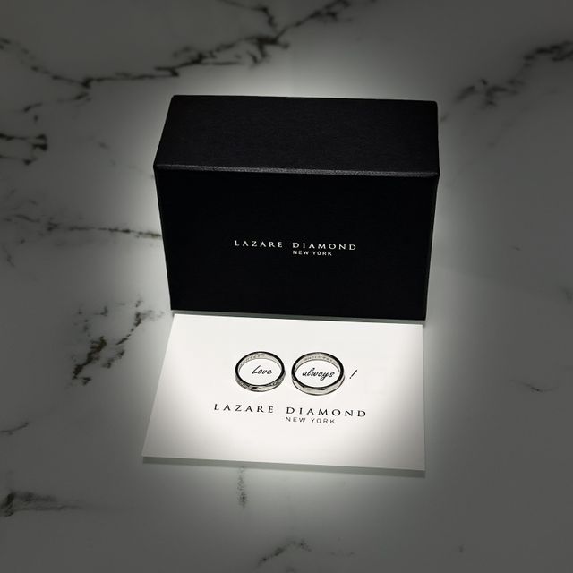 【ラザール ダイヤモンド(LAZARE DIAMOND)の口コミ】 指輪のデザインはシンプルだけどデザインがとても素敵で他の人とあまり被…