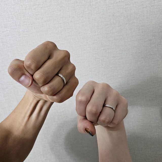 【BRILLIANCE+(ブリリアンスプラス)の口コミ】 デザインがシンプルでかっこよかったのが指輪を決めた要因でした。価格も…