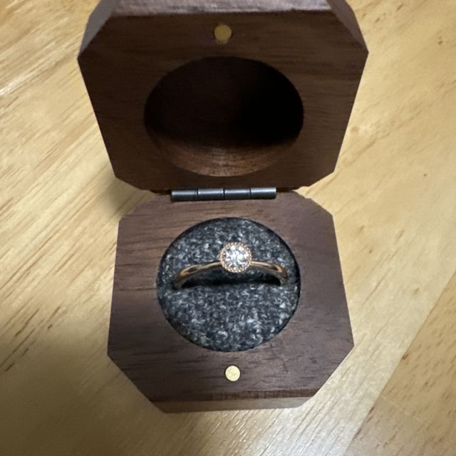 【鎌倉彫金工房の口コミ】 結婚指輪に合わせたピンクゴールドの色味が綺麗だと思ってます。絞りが入…