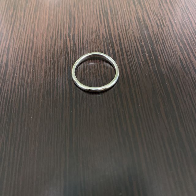 【アイプリモ(I-PRIMO)の口コミ】 ウェーブしているが非常にシンプルでどのシーンでも着用可能。
素材はプラ…