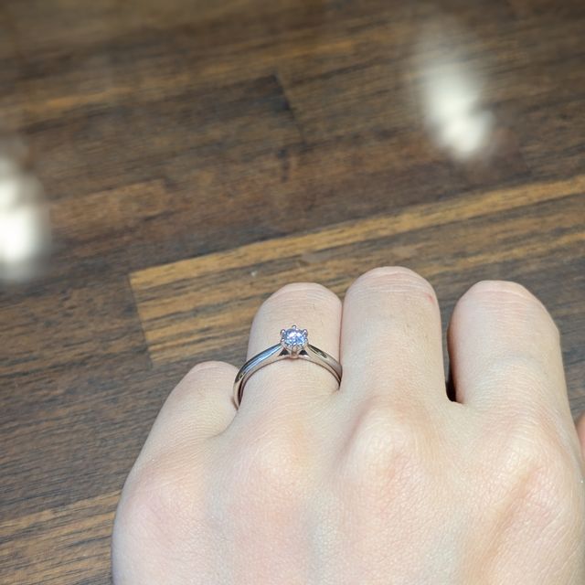 【AMATSU(アマツ)の口コミ】 シンプルなデザインで何歳になっても使えるところがオススメです。角っと…