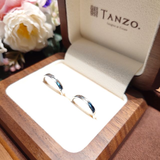 【TANZO.(鍛造指輪)の口コミ】 鍛造製法で作られた結婚指輪は、その圧倒的な耐久性と高品質な仕上がりで…