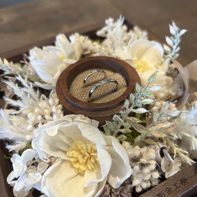 【鎌倉彫金工房の口コミ】 シンプルなデザインではあるが、お互いに相手のためを思って作るため世界…