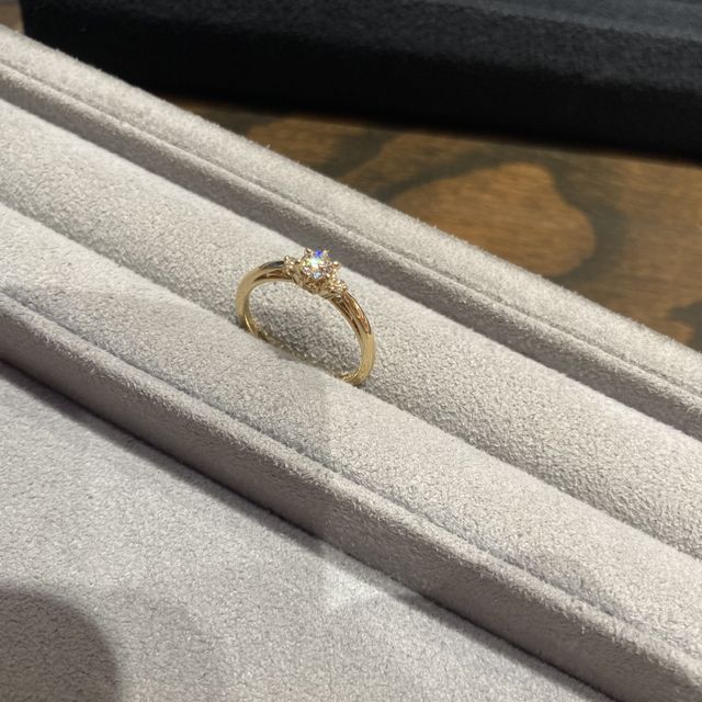 【ケイウノ ブライダル(K.UNO BRIDAL)の口コミ】 奥さんが好きな美女と野獣のプリンセス、ベルがモチーフの指輪を選びまし…