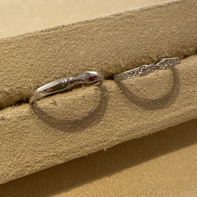 【AMATSU(アマツ)の口コミ】 色々な指輪を見て悩みましたが、どこにも無いデザインだったのでつけてみ…