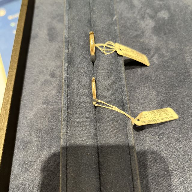 【canal4℃(カナルヨンドシー)の口コミ】 指輪のデザインはとてもシンプルで、女性がダイヤ一石で細め、男性のもの…