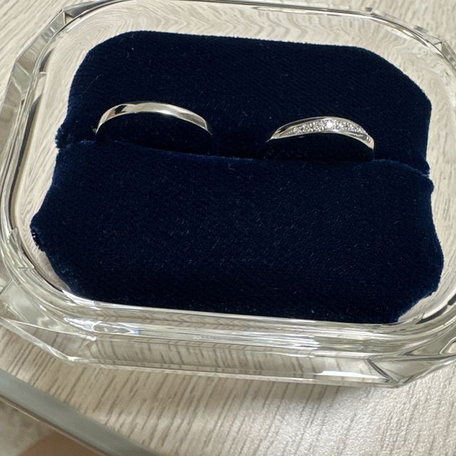 【ヴァンドーム青山(VENDOME AOYAMA)の口コミ】 丸みのある指輪で付け心地がとても良く、指が綺麗に見えるデザインです。
…