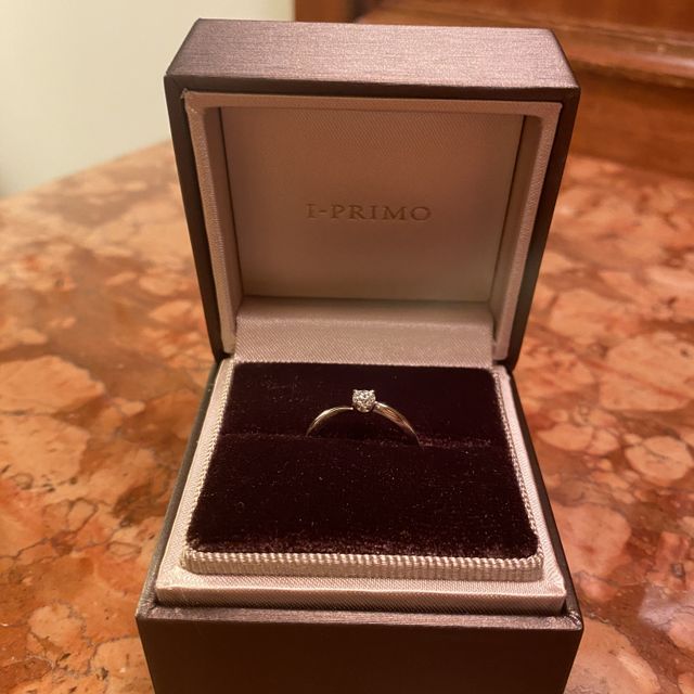 【アイプリモ(I-PRIMO)の口コミ】 ダイヤモンドの部分のリングがねじれているのでダイヤモンドがより強調し…