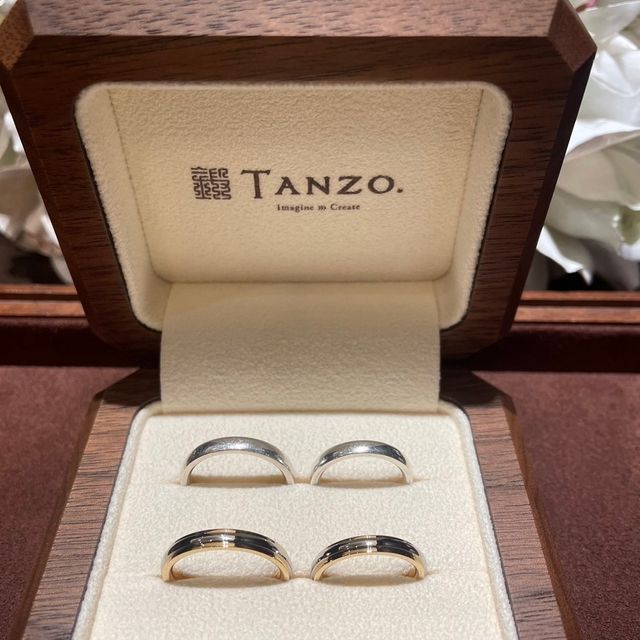 【TANZO.(鍛造指輪)の口コミ】 オーダーして約1ヶ月後に入籍指輪を受け取り、指のフィット感を2週間付け…