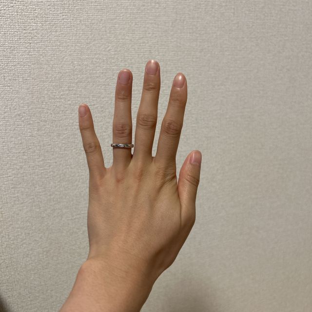 【アイプリモ(I-PRIMO)の口コミ】 長くつけるものなので飽きがこないよう
一石タイプのシンプルなデザインに…