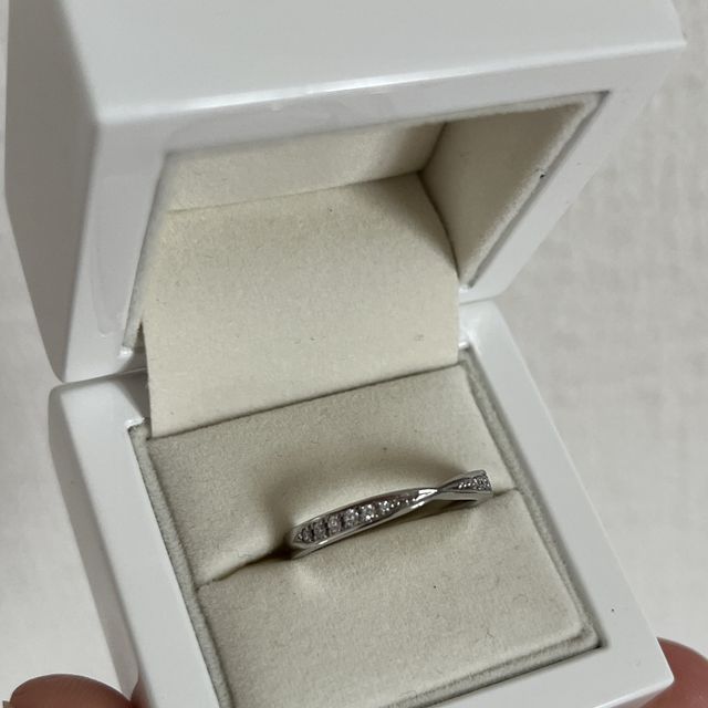 【IDEAL Plus fort(アイデアルプリュフォール)の口コミ】 私の指は短く、細くはないので太すぎるリングは合わずだったので、華奢に…