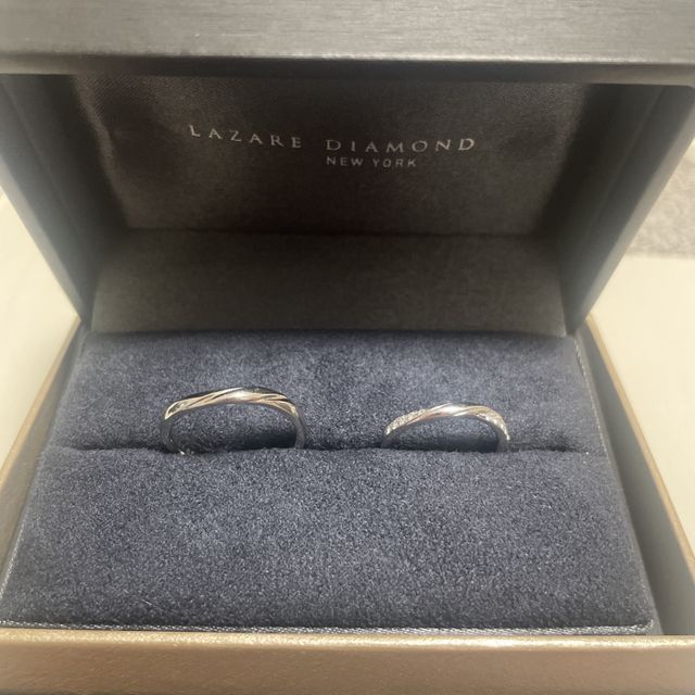 【ラザール ダイヤモンド(LAZARE DIAMOND)の口コミ】 ひねりのあるデザインがとてもかわいく相手もひねりデザインなので相手と…