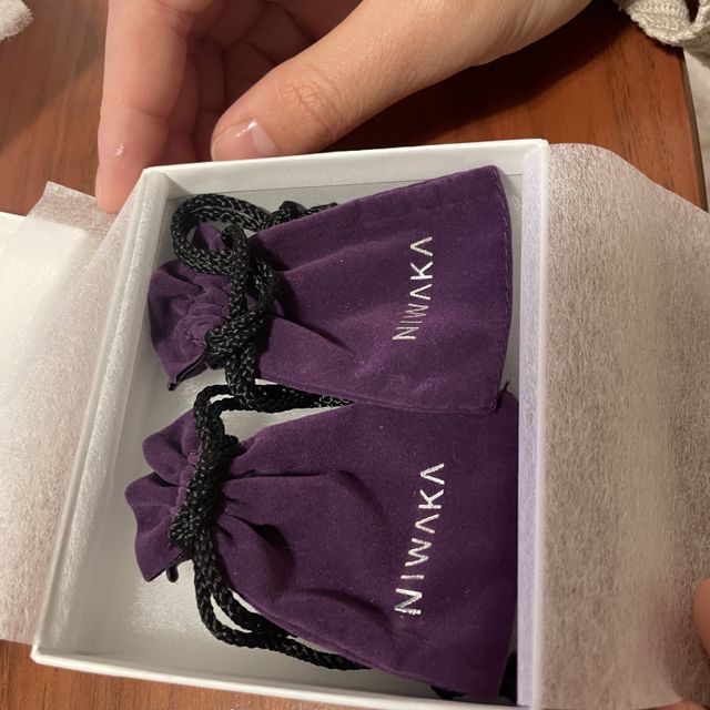 【俄(にわか)の口コミ】 指輪のデザイン毎にストーリー、想いがあるところ
新婦のイメージと重なる…