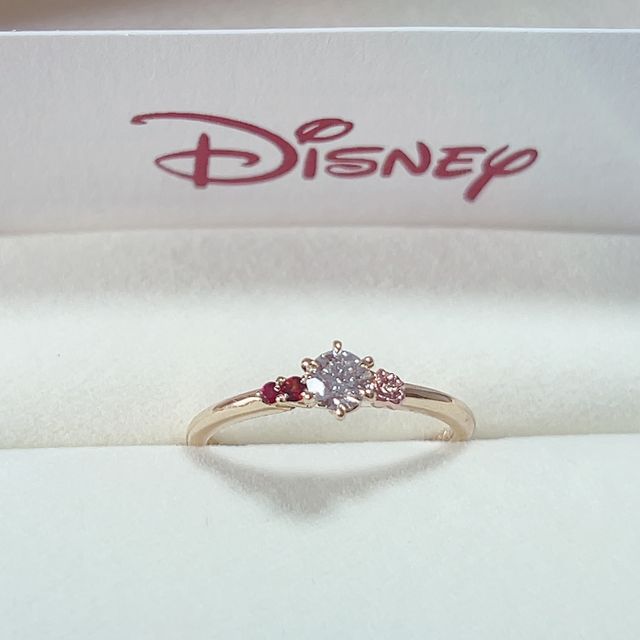 【ケイウノ ブライダル(K.UNO BRIDAL)の口コミ】 ダイヤの横に2人の誕生石をつけてもらいました。また、イエローゴールドの…