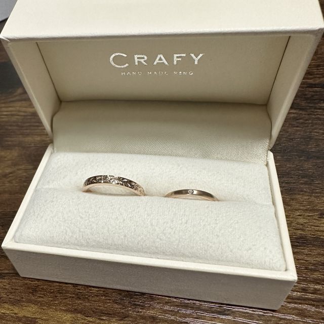 【CRAFY(クラフィ)の口コミ】 デザインや指輪裏の刻印が豊富で良かったです。自分は猫の刻印を入れまし…
