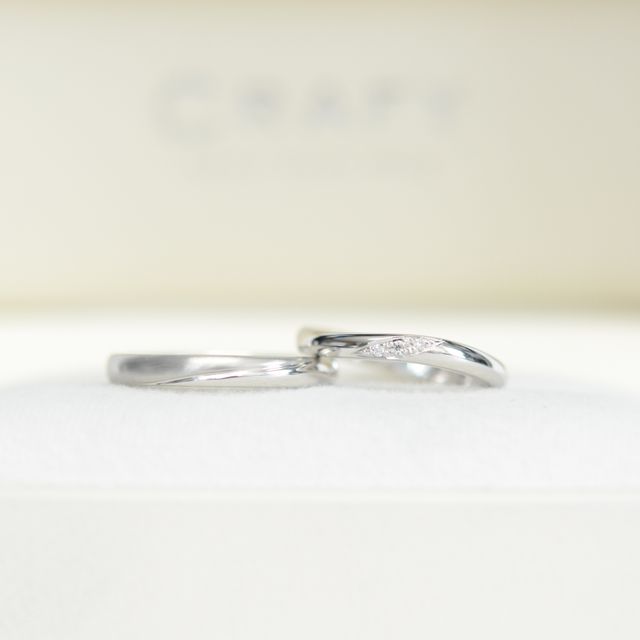 【CRAFY(クラフィ)の口コミ】 結婚指輪を自分たちでデザインでき、素材や色、刻印もカスタマイズできる…