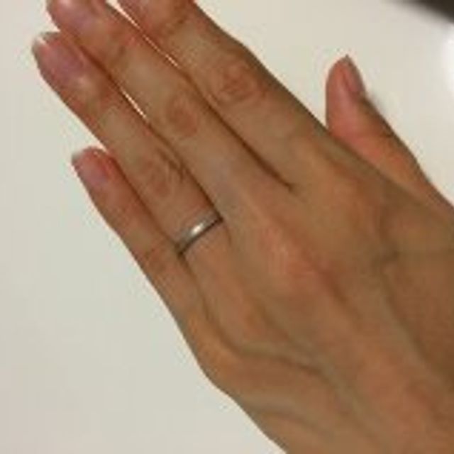 【ティファニー(Tiffany & Co.)の口コミ】 結婚指輪を夫にもつけて欲しかったのでとにかく普段つけていても違和感の…