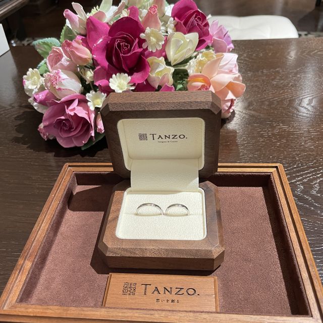 【TANZO.(鍛造指輪)の口コミ】 指輪のおすすめポイント、今回結婚指輪ということでとてもシンプルなデザ…
