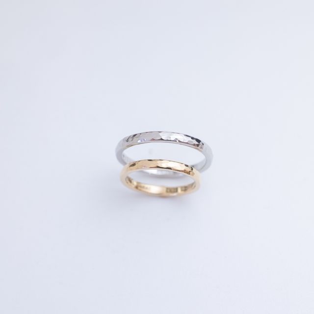 【ジュエリー工房 YAMAMOTOの口コミ】 槌目のデザインに一目惚れしました！シンプルなデザインを希望していたた…