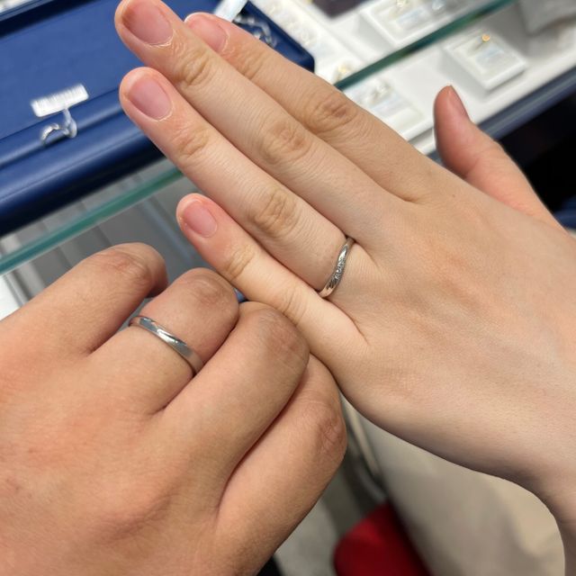 【銀座ダイヤモンドシライシの口コミ】 シンプルなものから可愛らしいものまで幅広く揃えていました。アレルギー…