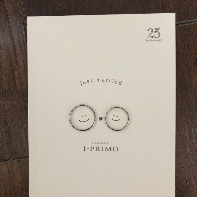 【アイプリモ(I-PRIMO)の口コミ】 シンプルですが、斜めに線が入っており、角度を変えると輝きも変わる、控…