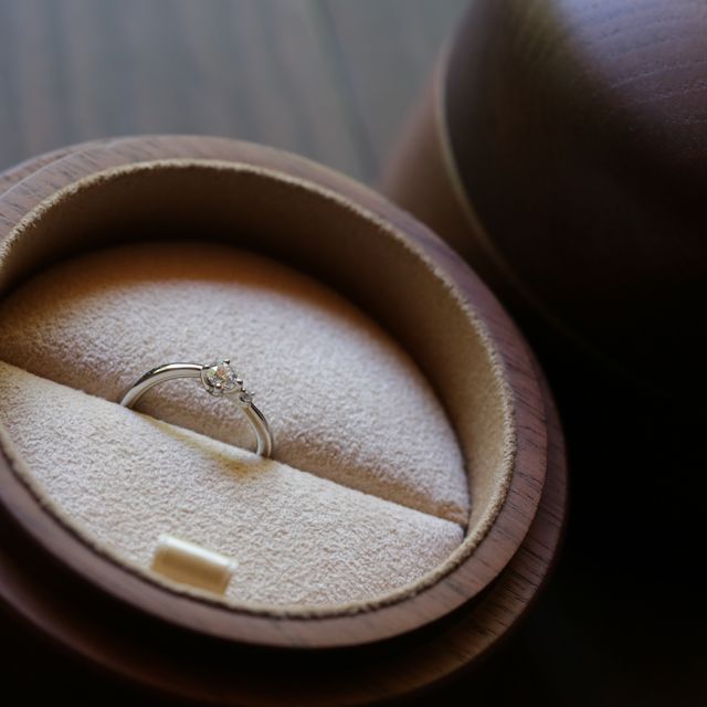 【COLANY(コラニー)の口コミ】 装着時、自分の指がとても綺麗に見えたのが決め手でした。一般の女性より…