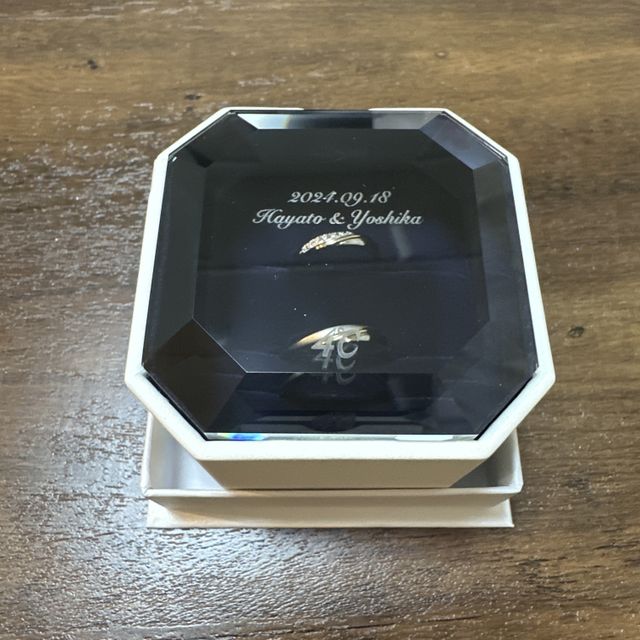 【4℃ BRIDAL(ヨンドシーブライダル)の口コミ】 指輪のデザインが2人とも気に入り購入させていただきました
個性的なデザ…