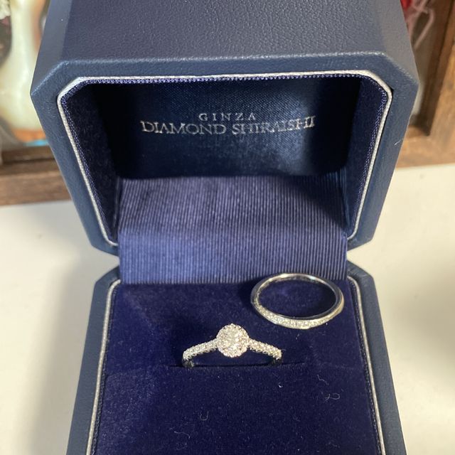 【銀座ダイヤモンドシライシの口コミ】 普通のシンプルなデザインと比べて一段と華やかなデザインですが、纏まり…