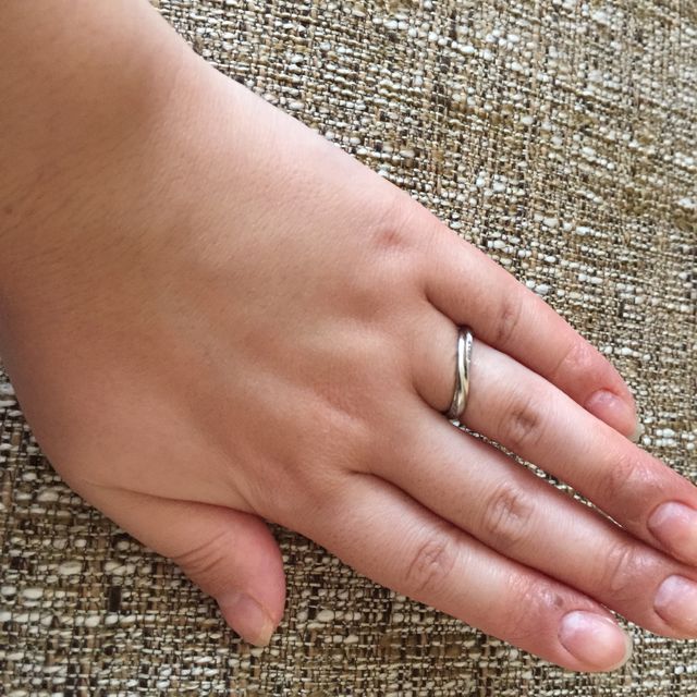 【銀座ダイヤモンドシライシの口コミ】 もらった婚約指輪とセットリングとして付けれる点が購入の決め手になりま…