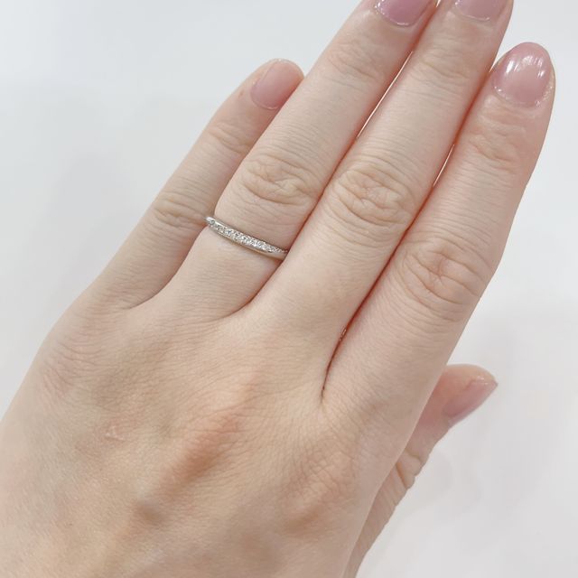 【アイプリモ(I-PRIMO)の口コミ】 細身でメレダイヤがたくさんついているものを探していて、こちらだと長年…