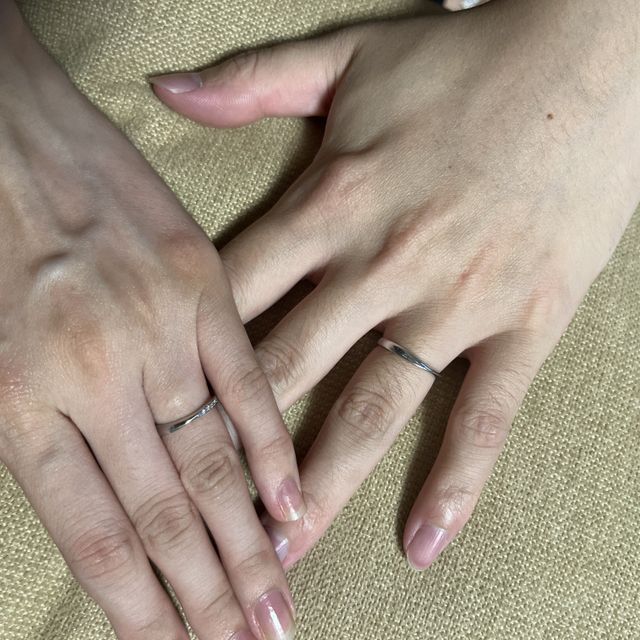 【銀座ダイヤモンドシライシの口コミ】 さりげない光り方もとてもお気に入りです！
指も綺麗に見せてくれ、つけて…