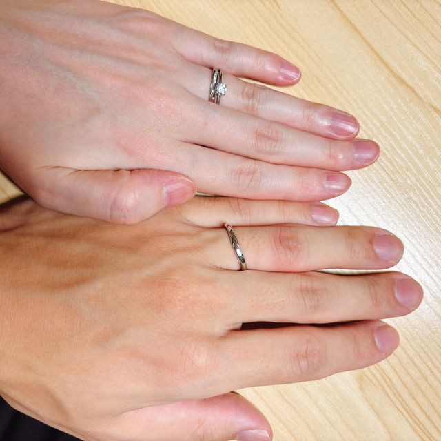 【銀座ダイヤモンドシライシの口コミ】 しっかりと長年つけられるプラチナ素材で、私が求めていた多すぎないダイ…