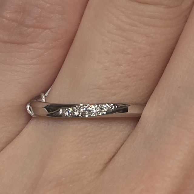 【アイプリモ(I-PRIMO)の口コミ】 指輪のデザインは上品で普段の服にも合わせやすいと思いました。
指輪の主…