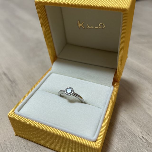 【ケイウノ ブライダル(K.UNO BRIDAL)の口コミ】 価格をおさえつつ、シンプルなデザインでつけ心地がよいです。どんな服装…