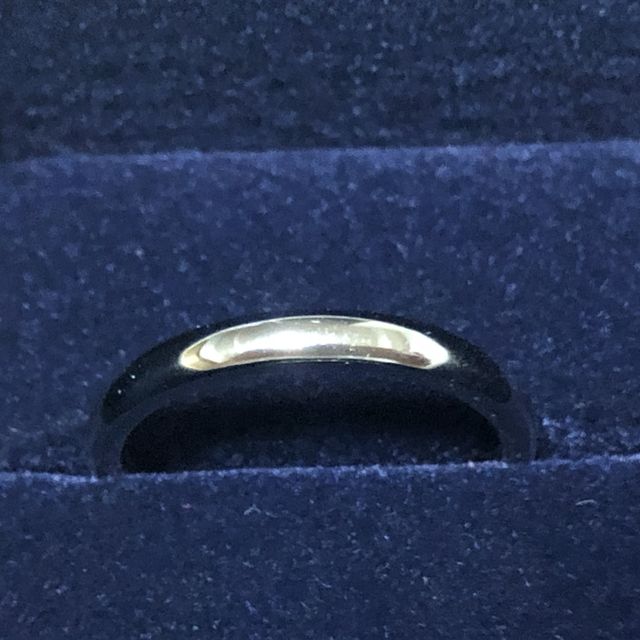 【4℃ BRIDAL(ヨンドシーブライダル)の口コミ】 ダイヤが小ぶりだけどすごくキラキラしてるのでとても気に入っています。…