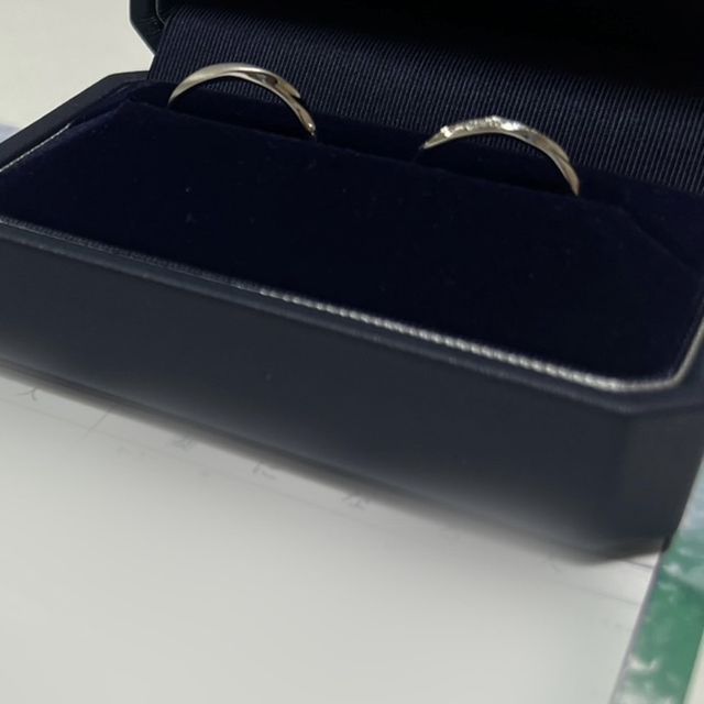 【銀座ダイヤモンドシライシの口コミ】 何個か店員さんが選んでくれた指輪を試着してウェーブになってる指輪が気…