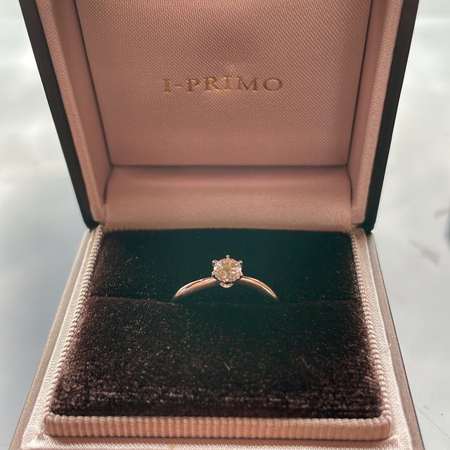 【アイプリモ(I-PRIMO)の口コミ】 デザインはシンプルで控えめなウェーブとアクセントが決め手になってこの…