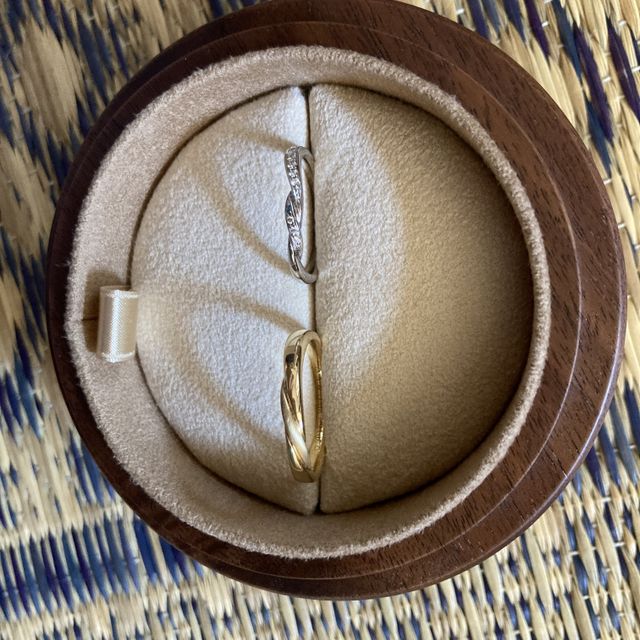 【COLANY(コラニー)の口コミ】 サイトでいくつか目星をつけて来店しました。実際につけてみて男女ともに…