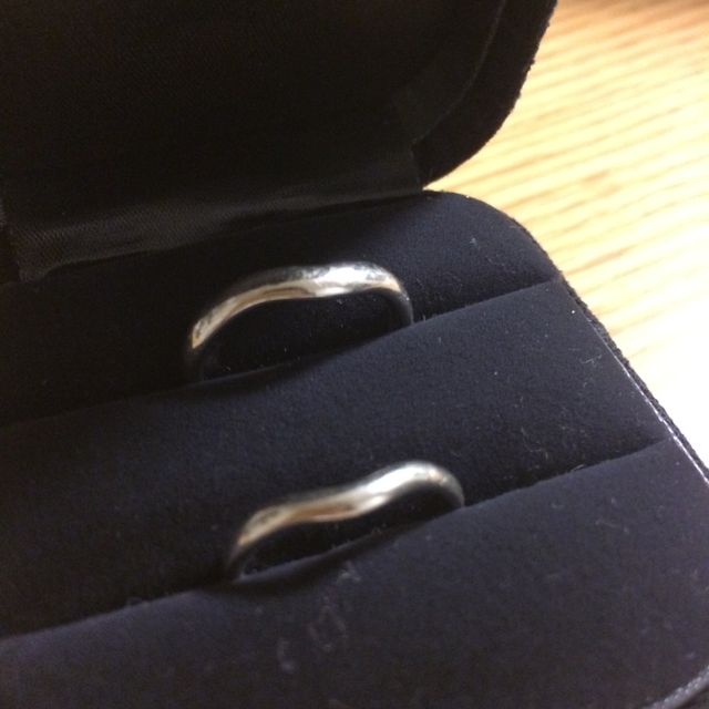 【ティファニー(Tiffany & Co.)の口コミ】 婚約指輪が派手なぶん、結婚指輪はシンプルなデザインで毎日つけていても…