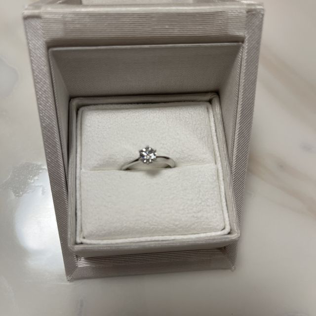 【ENUOVE(イノーヴェ)の口コミ】 長く使える物を探していました。今回のデザインはリングが細すぎず太すぎ…