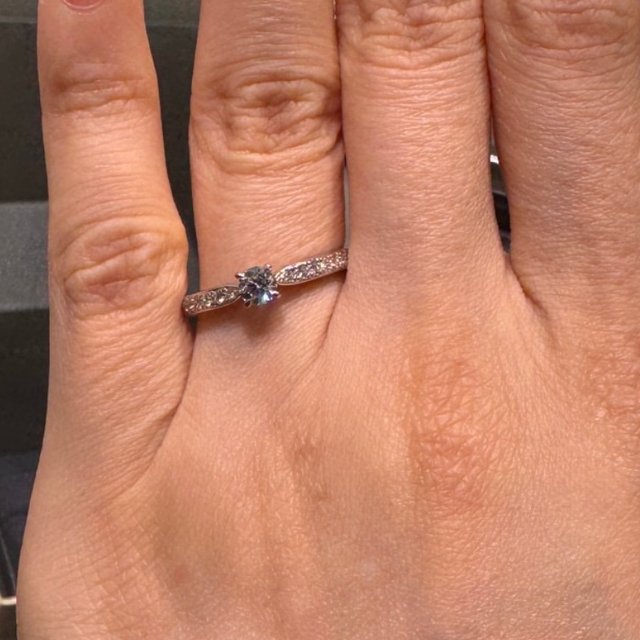 【ラザール ダイヤモンド(LAZARE DIAMOND)の口コミ】 ゴージャスかつ可愛くて、年齢を重ねてもずっと着用できるものを選びまし…