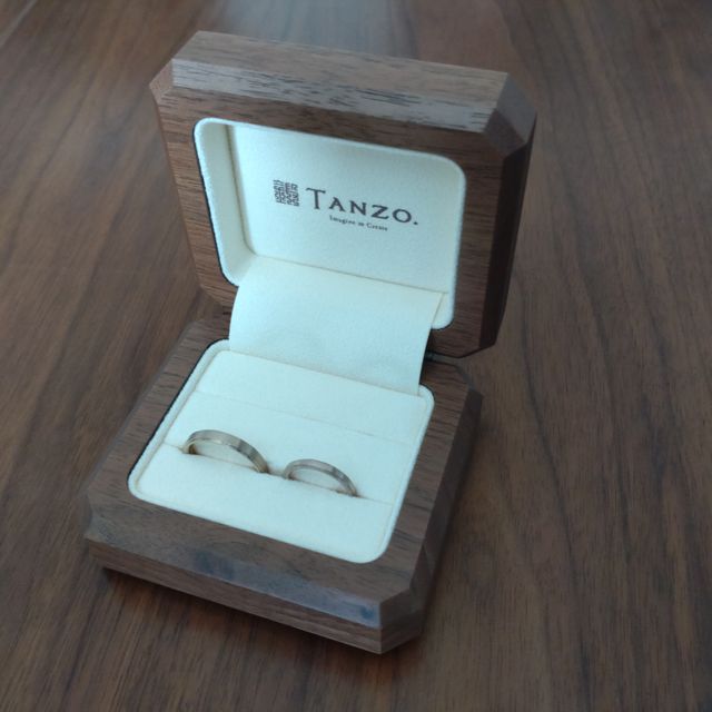【TANZO.(鍛造指輪)の口コミ】 指輪の太さ、表面の加工、内側の加工など何種類もある選択肢から自分でカ…