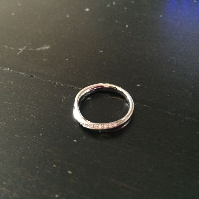 【Mariage ent(マリアージュエント)の口コミ】 結婚指輪はシンプルながらもダイヤのキラキラ感があるものがよかったので…